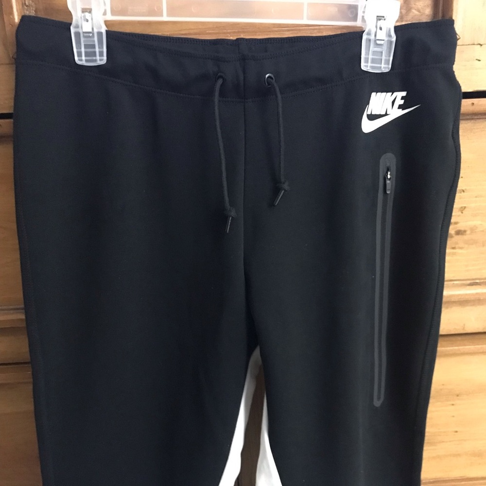 Women’s Nike pant NWT size Med